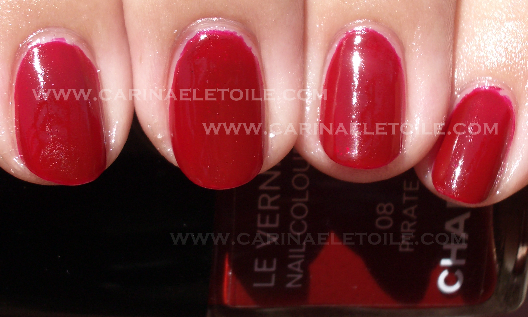 chanel pírate red nail polish