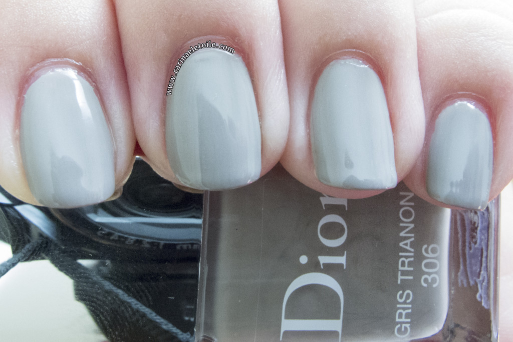 Dior Cherie Bow nail polish - Gris Trianon